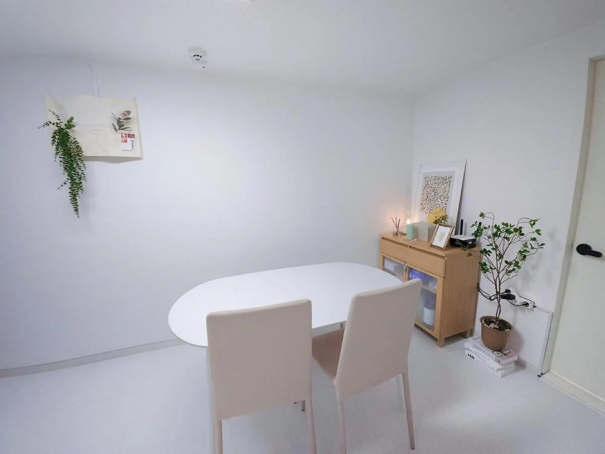 Retreat B102 Apartment Seoul
