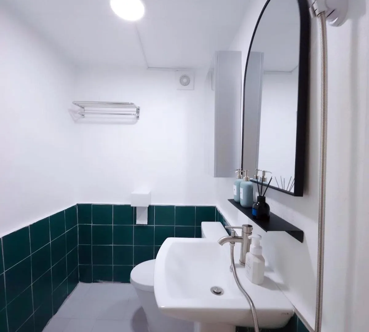Retreat B102 Apartment Seoul